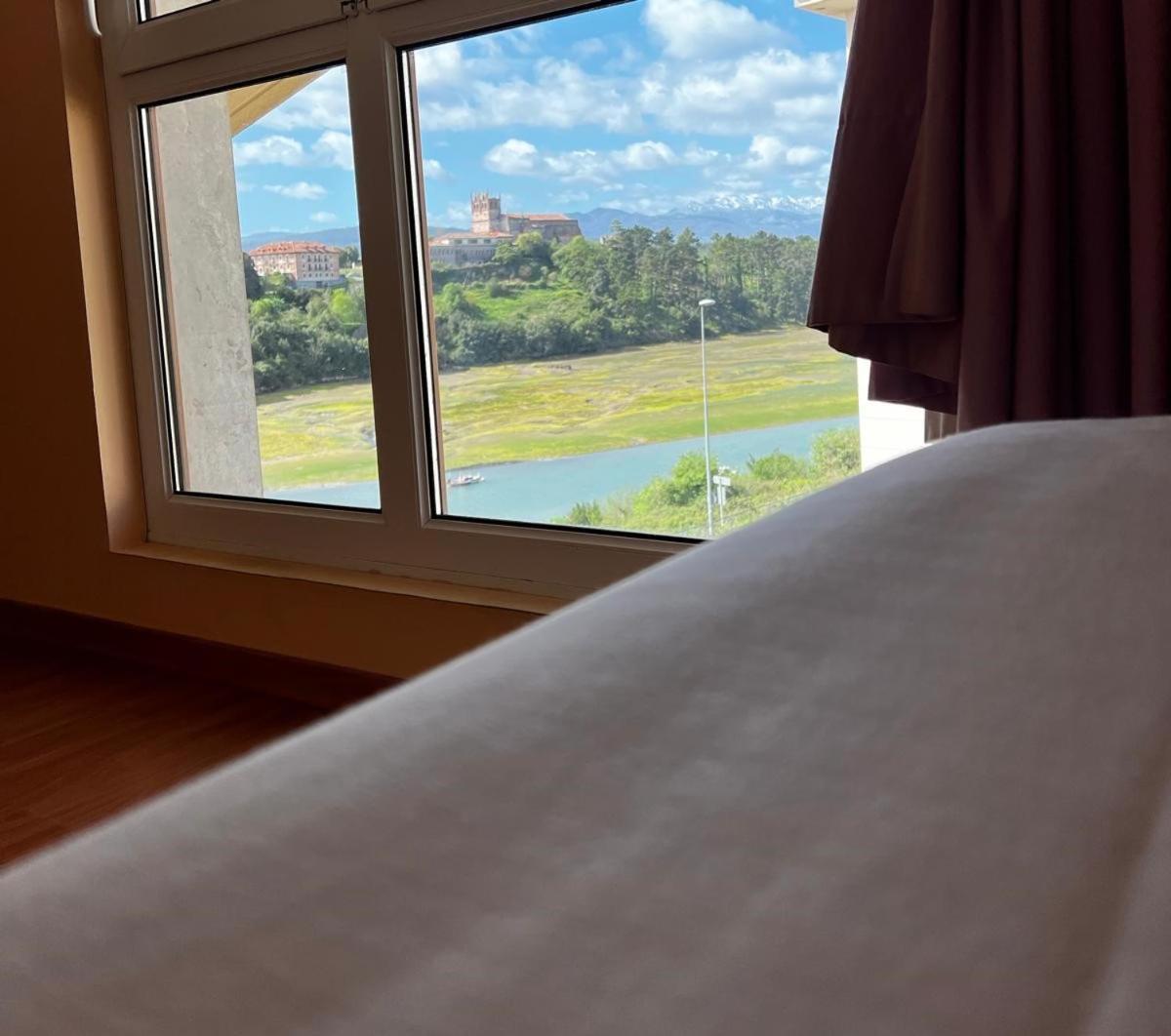 Hotel Faro De San Vicente 산비센테데라바케라 외부 사진